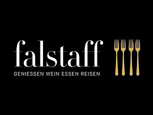 Falstaff-Logo mit Text Genießen Wein Essen Reisen und vier goldenen Gabeln auf schwarzem Hintergrund